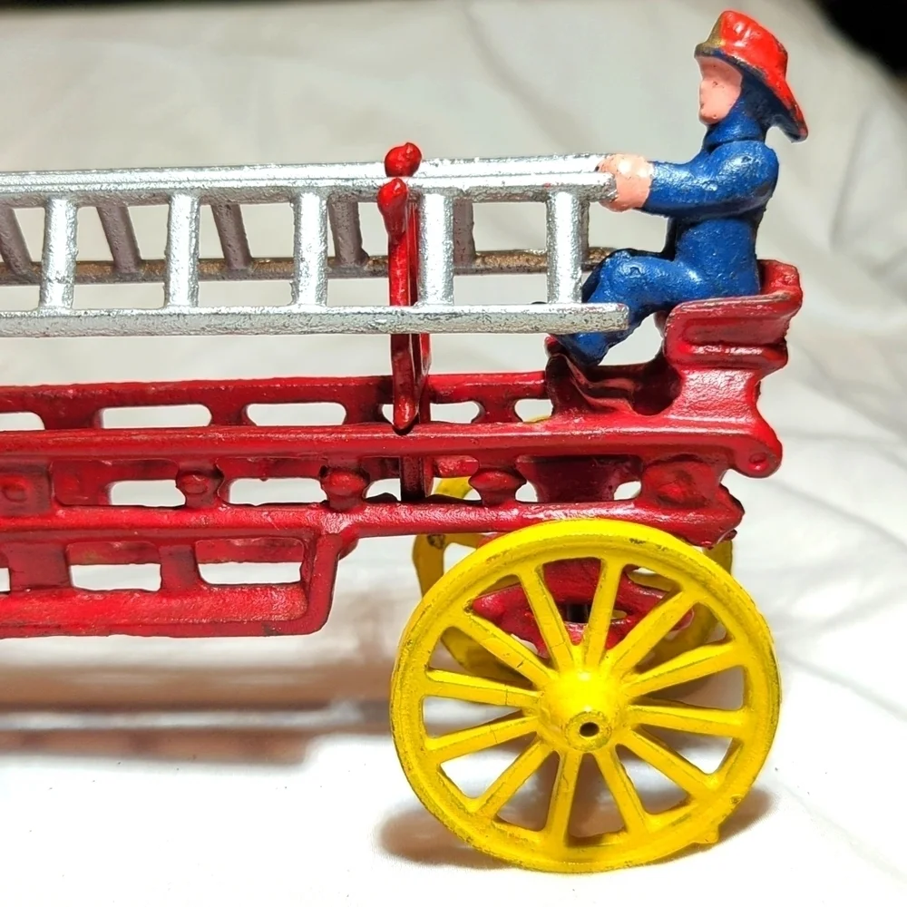 Vintage Cast Iron Horse Drawn Fire Truck Engine Wagon Toy w Fireman and Ladders
